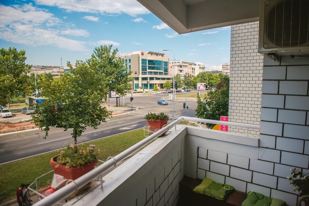 Apartment Arena White Belgrado Esterno foto